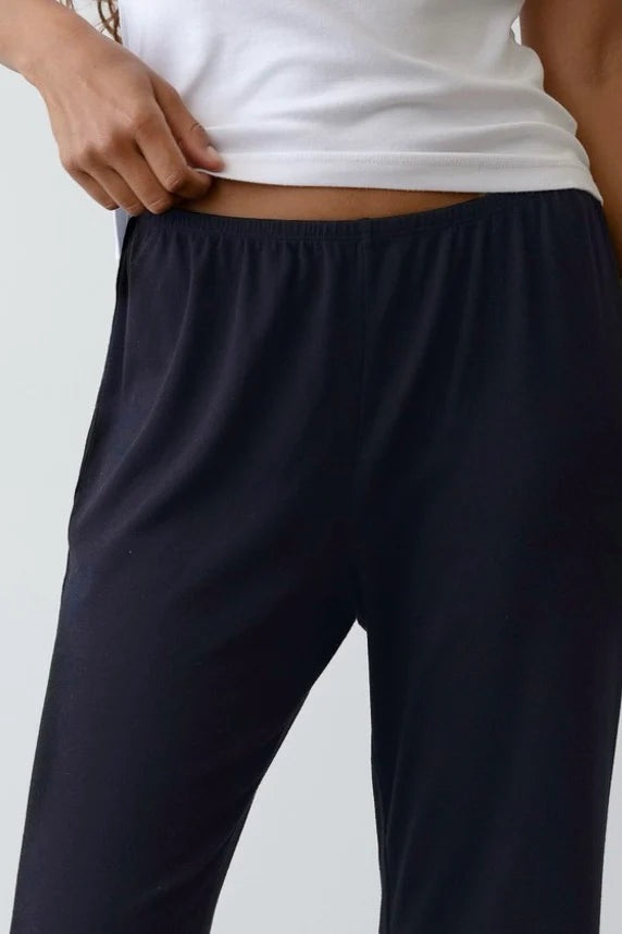 The Baby Rib Scallop Pant in Navy