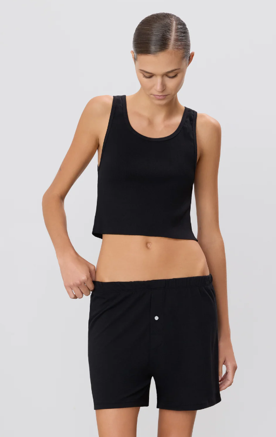 CROPPED SCOOP NECK TANK IN BLACK