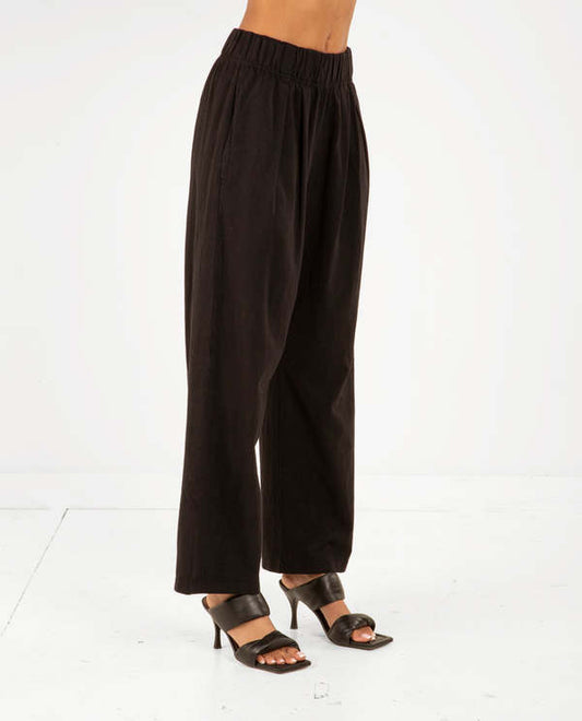 Pleat Front Pant