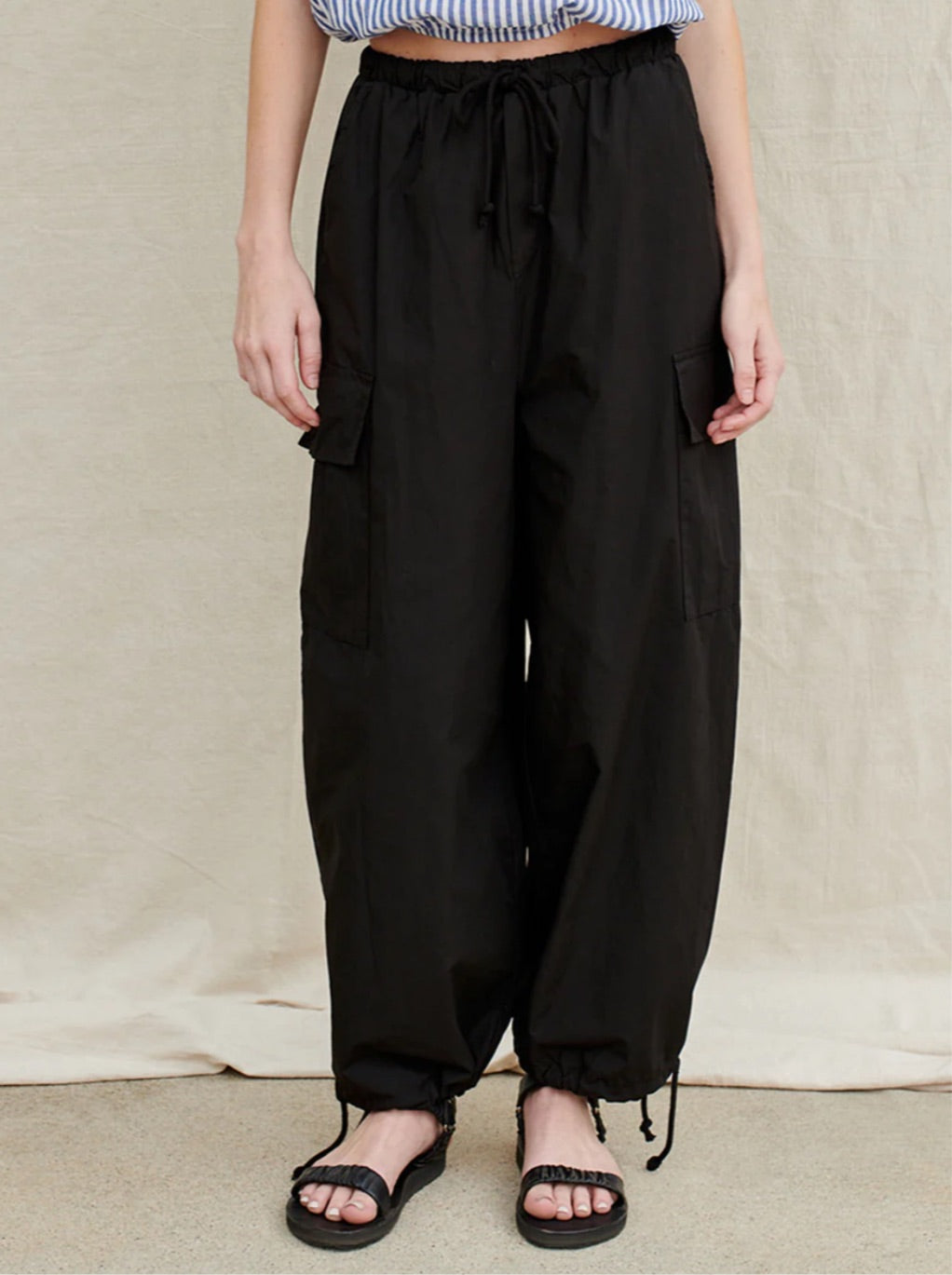 Structured Poplin Drawstring Cargo Pant