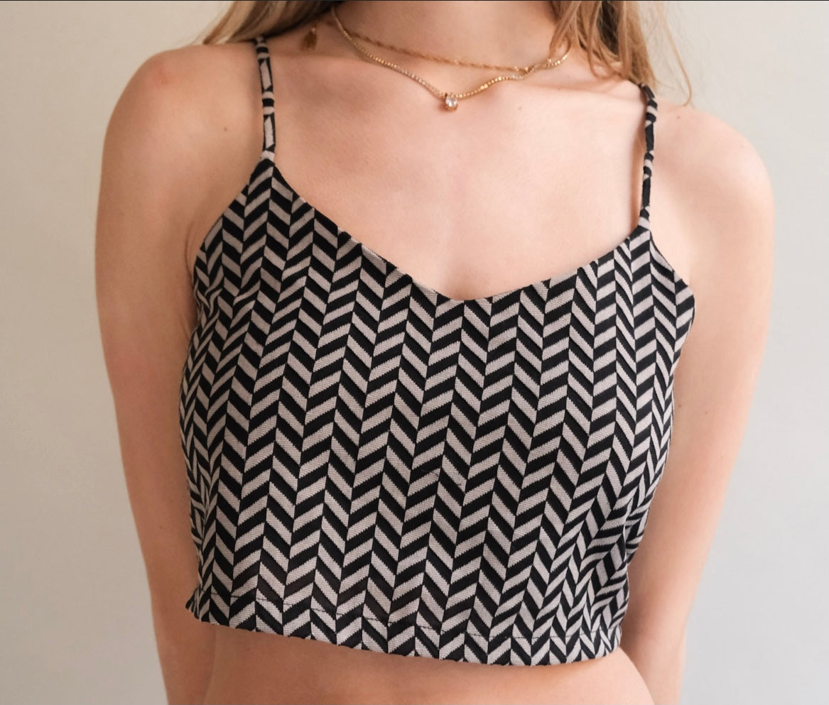 White Black Crop Tank Zig Zag