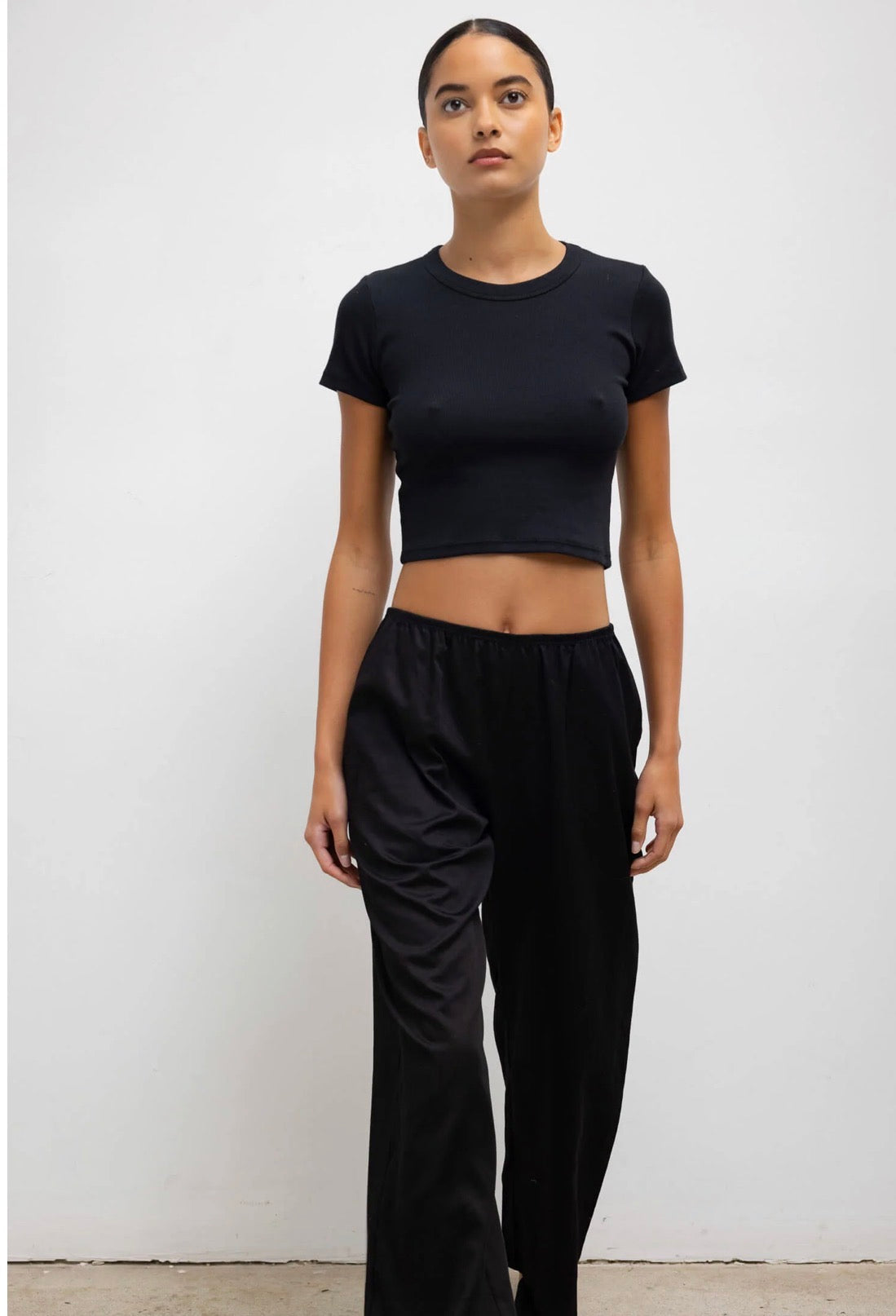 Kelly Crop Slim Fit Tee in Black