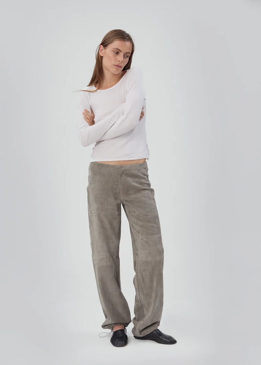 Sport Jean in Smoke Suede