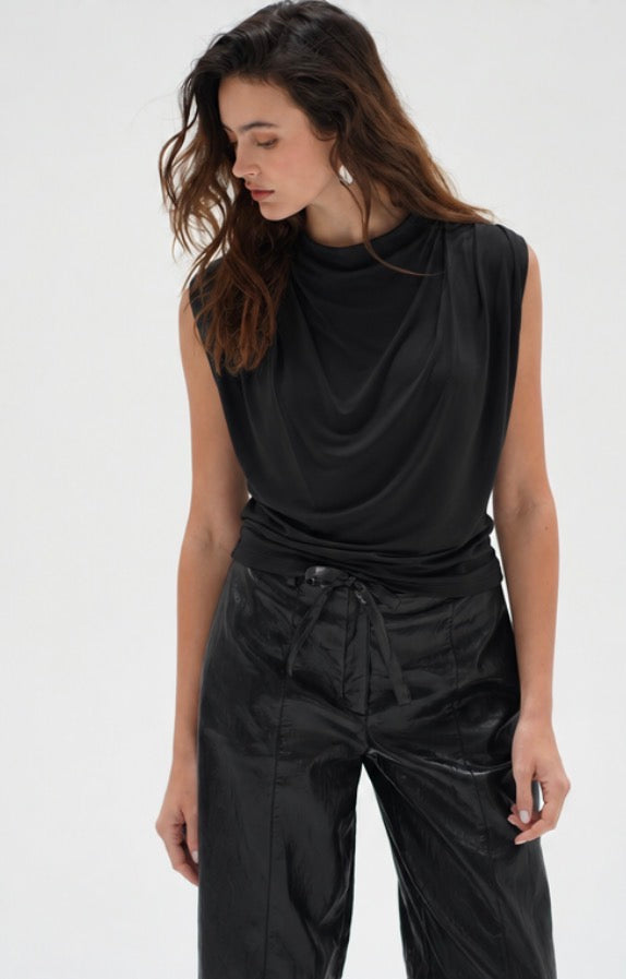 MIRA TOP IN BLACK