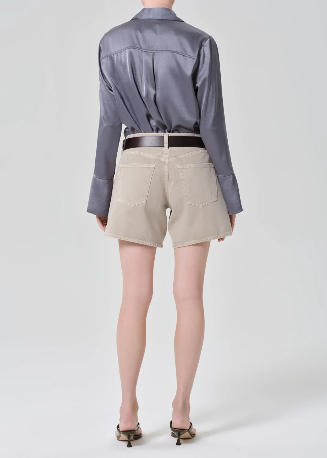Billie Relaxed Short in Burnished Quartz