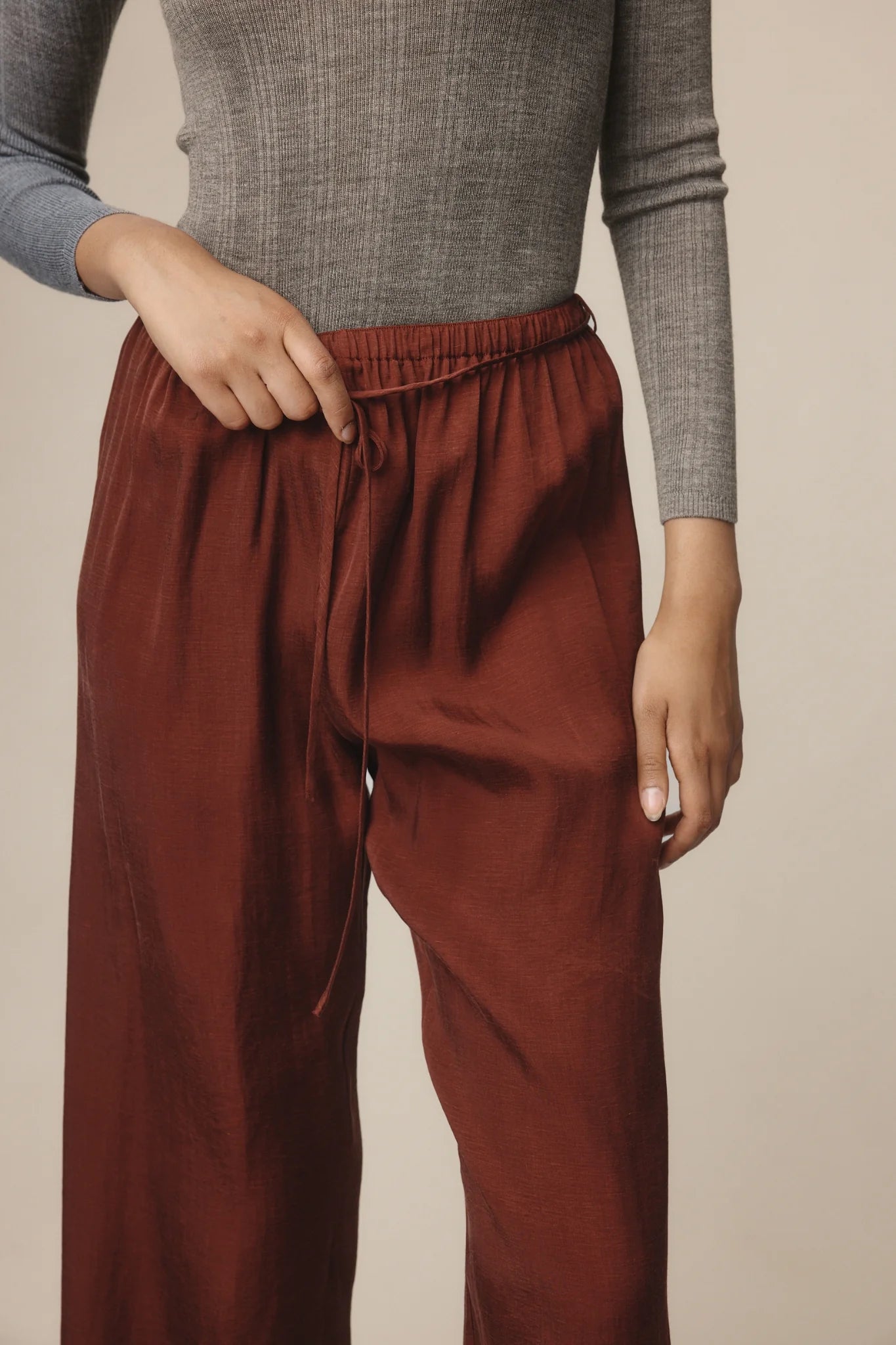 Lillie Pant in Dahlia