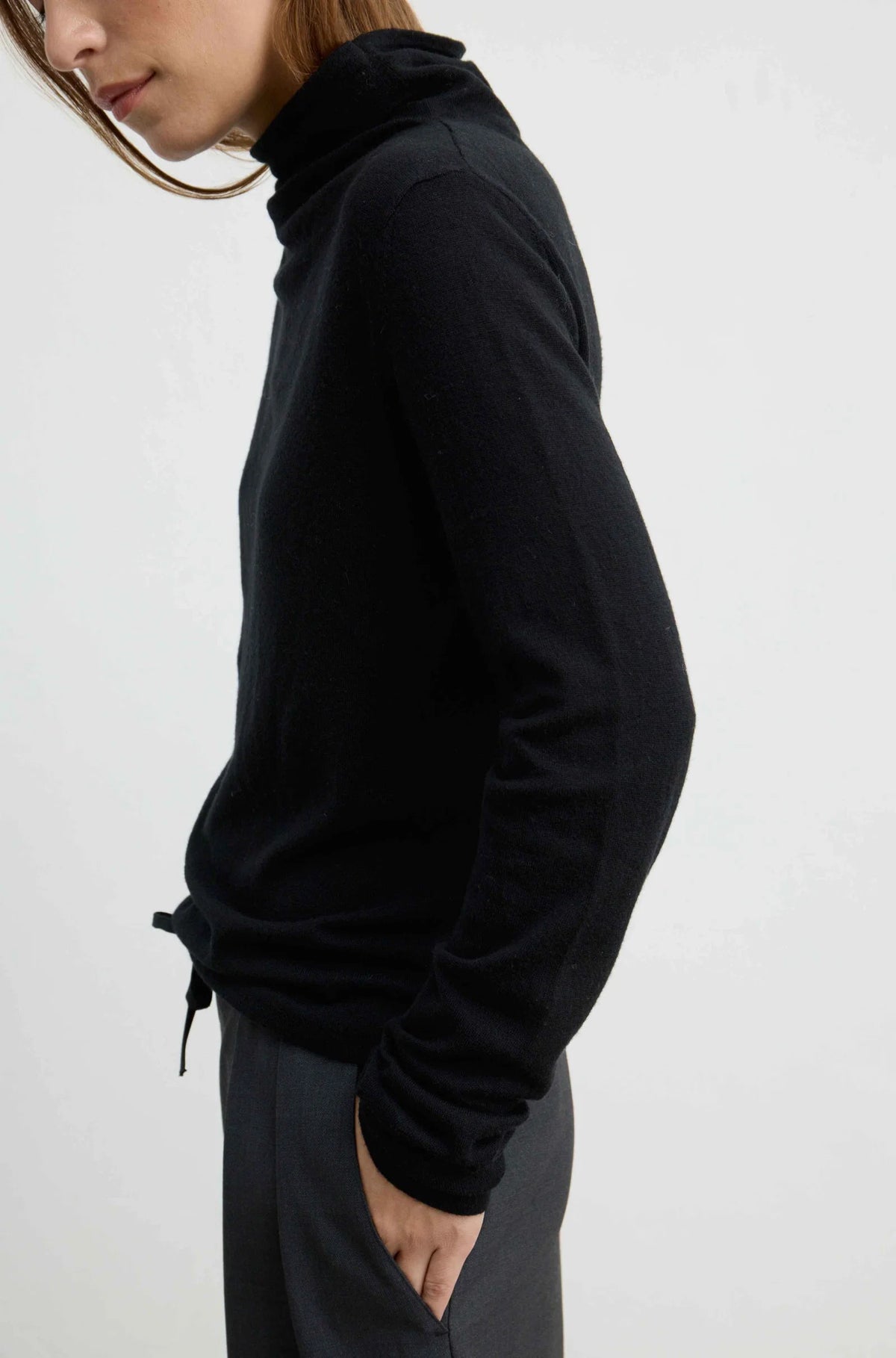 Funnel Wool/Cash Turtleneck in Black