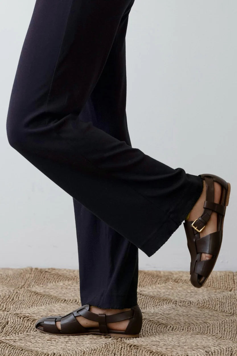 The Baby Rib Scallop Pant in Navy