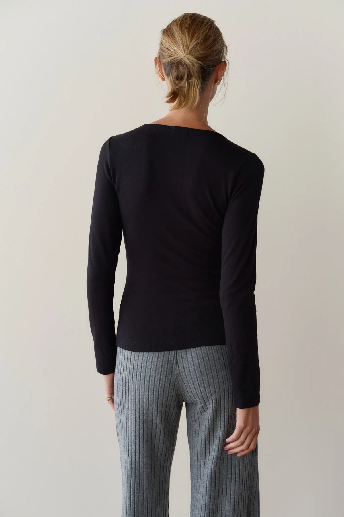 The Baby Rib Scoop Neck in Jet