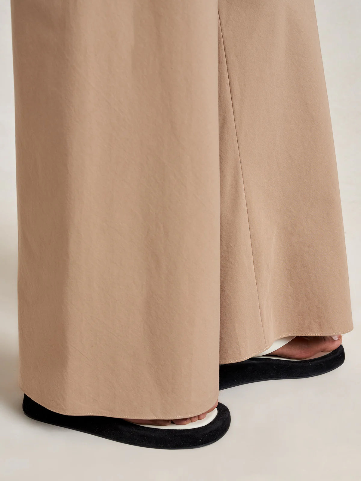 Colby Pant in Camel