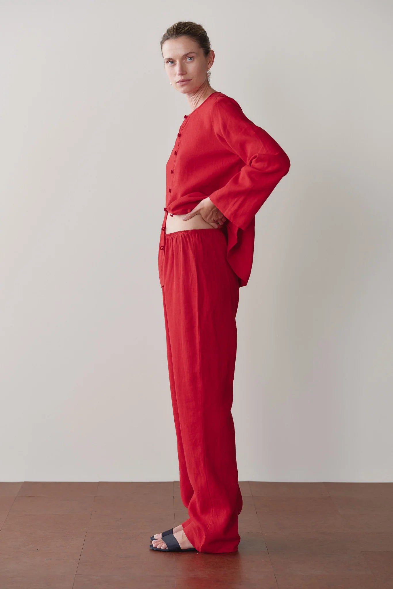 The Linen Simple Pant in Bell Pepper