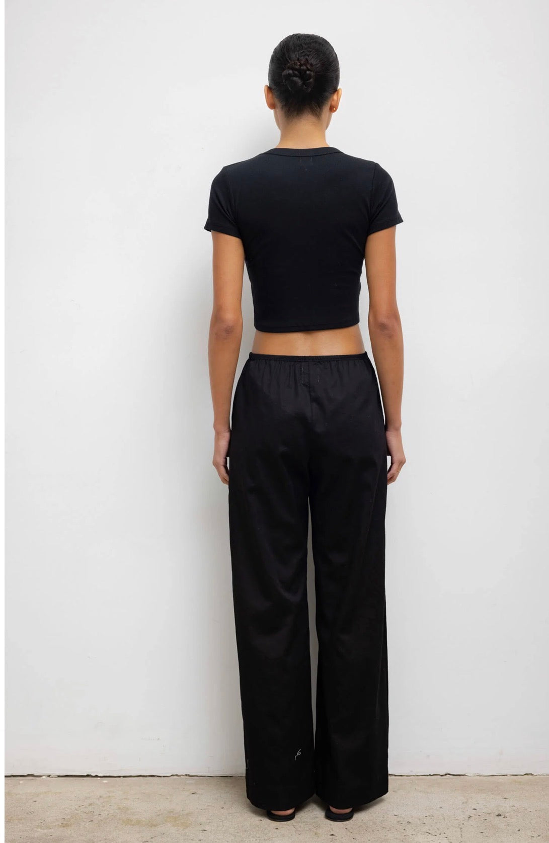 Kelly Crop Slim Fit Tee in Black