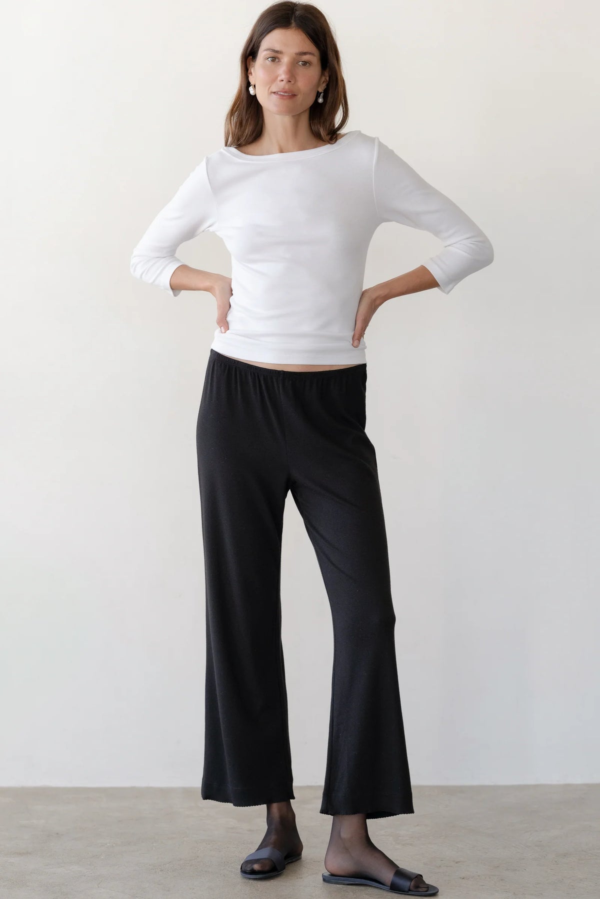 The Baby Rib Scallop Pant in Jet