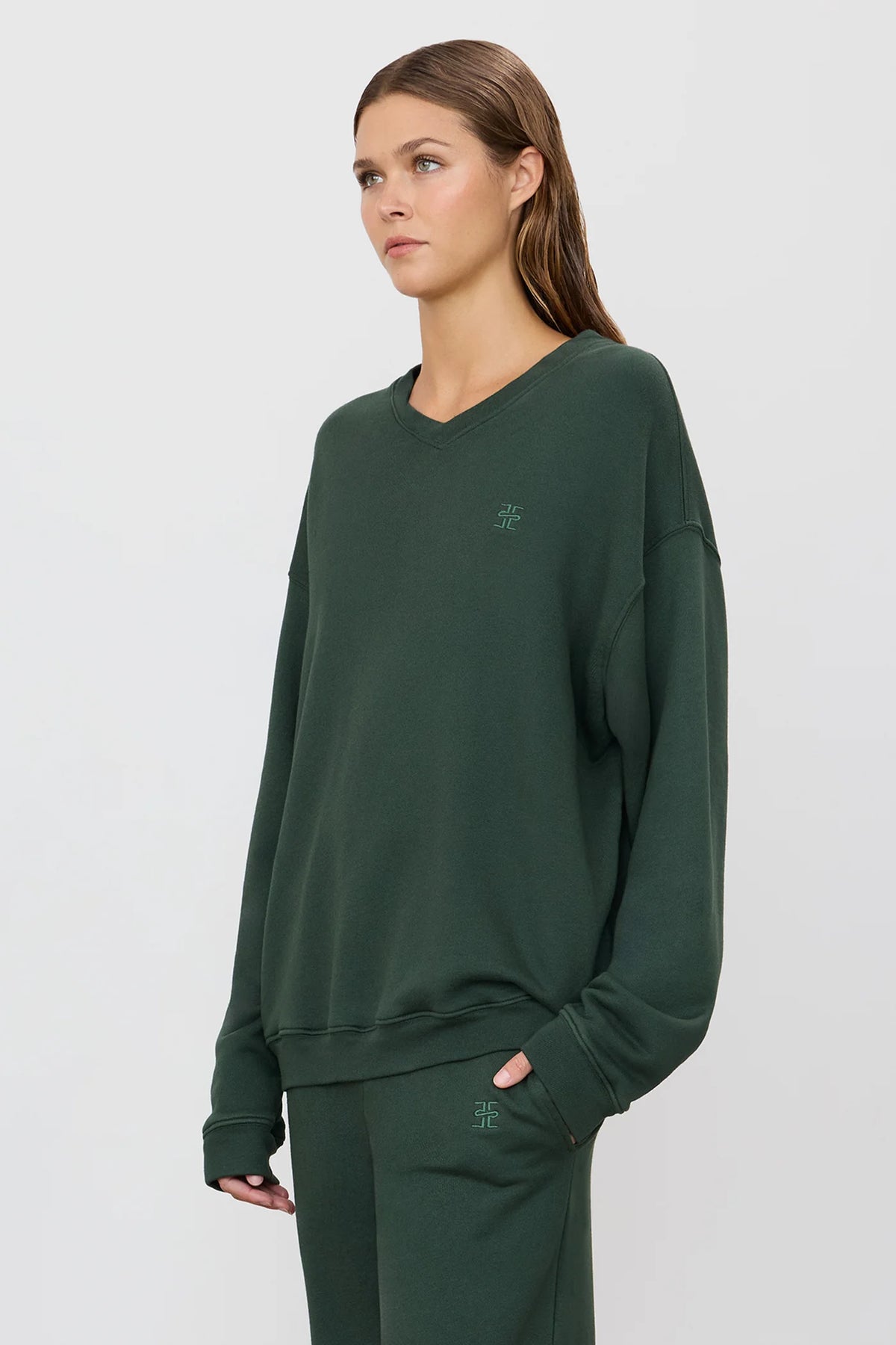 Oversized V-Neck Sweatshirt in Forest