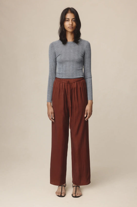 Lillie Pant in Dahlia
