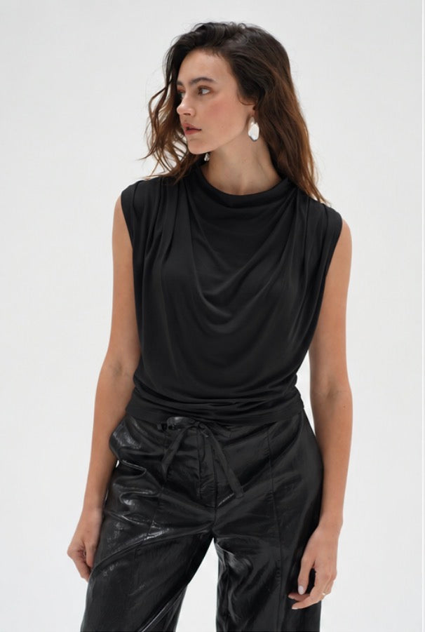 MIRA TOP IN BLACK