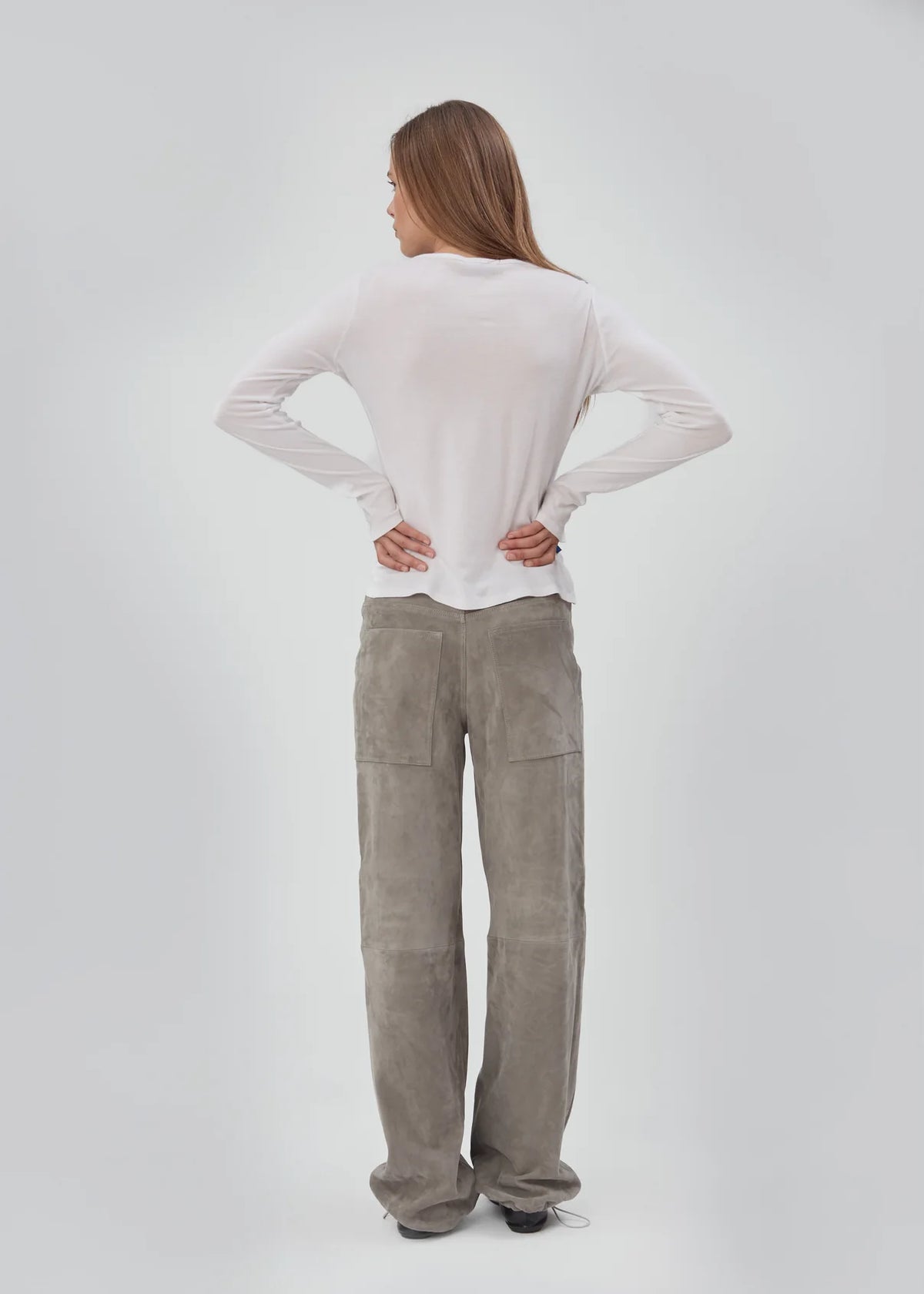 Sport Jean in Smoke Suede
