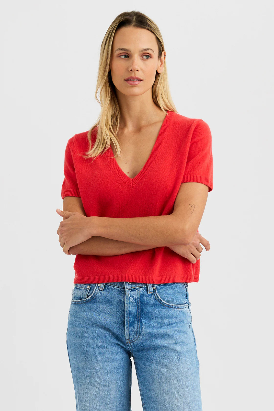Cashmere V-Neck Tee in Dragonfruit