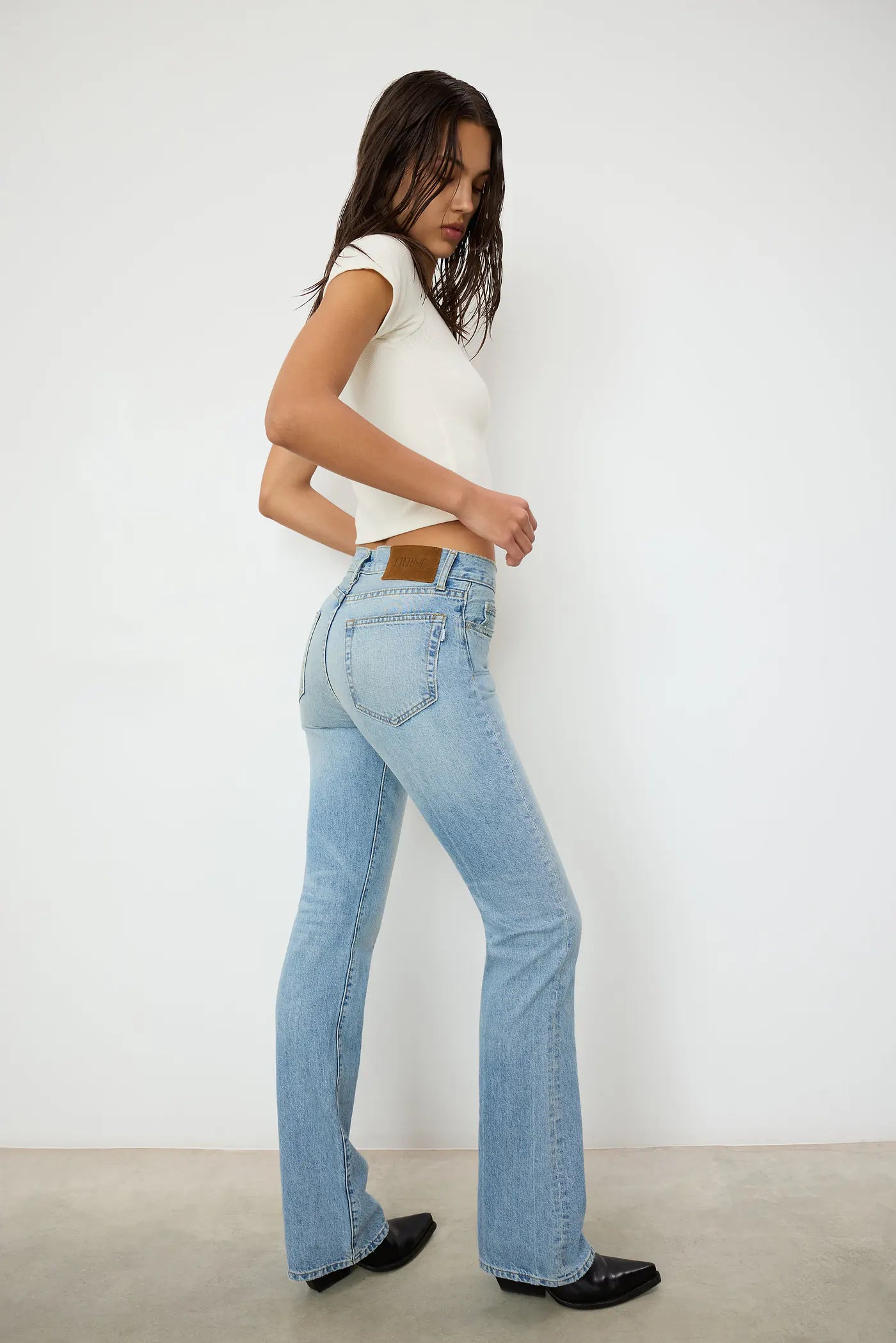 Cash Bootleg Jean in Light Indigo