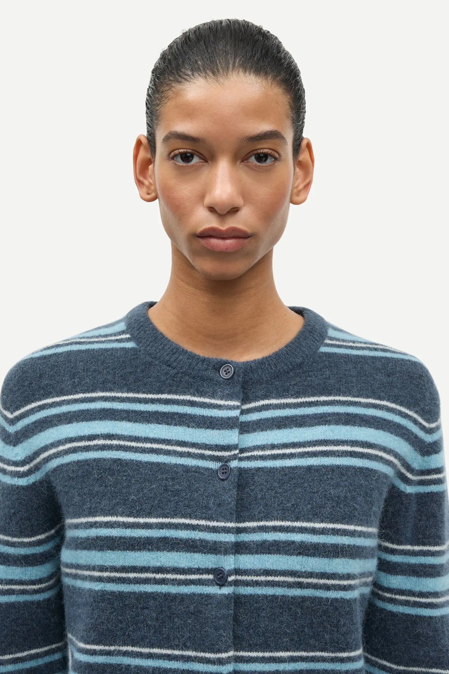 Nor Short Cardigan 7355 in Ombre Blue Street