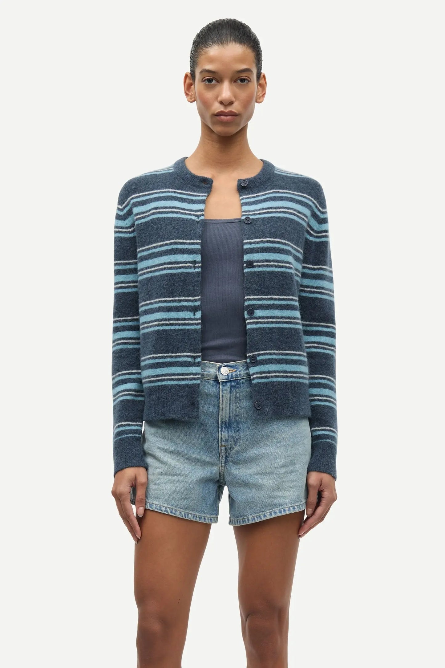 Nor Short Cardigan 7355 in Ombre Blue Street