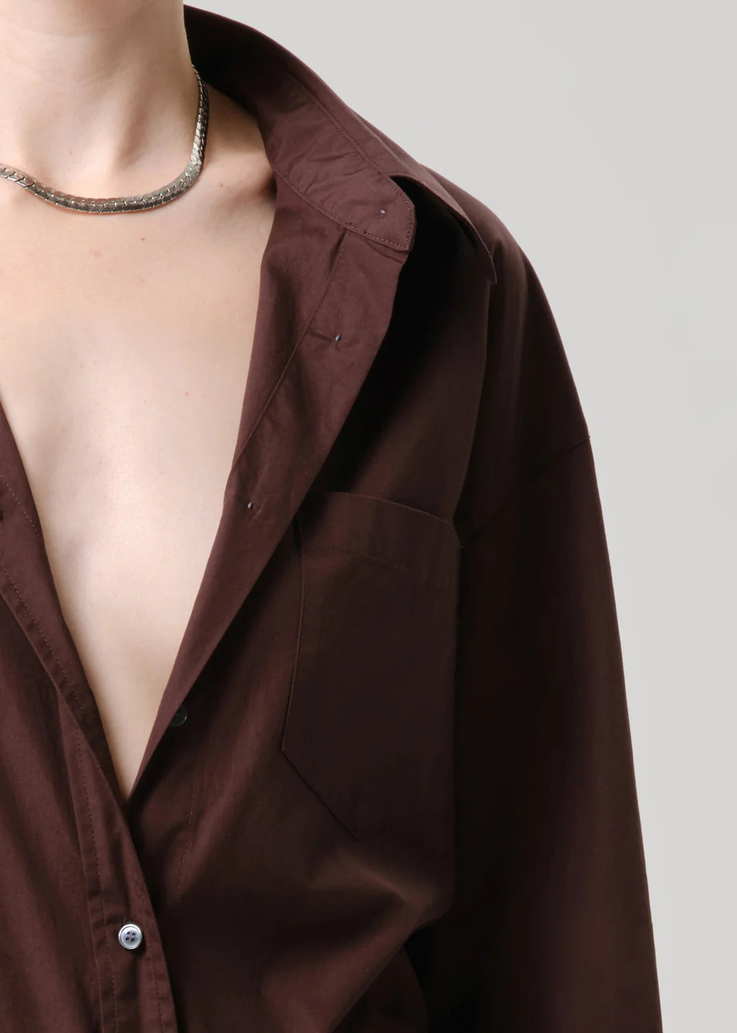Thea Boyfriend Shirt in Brun