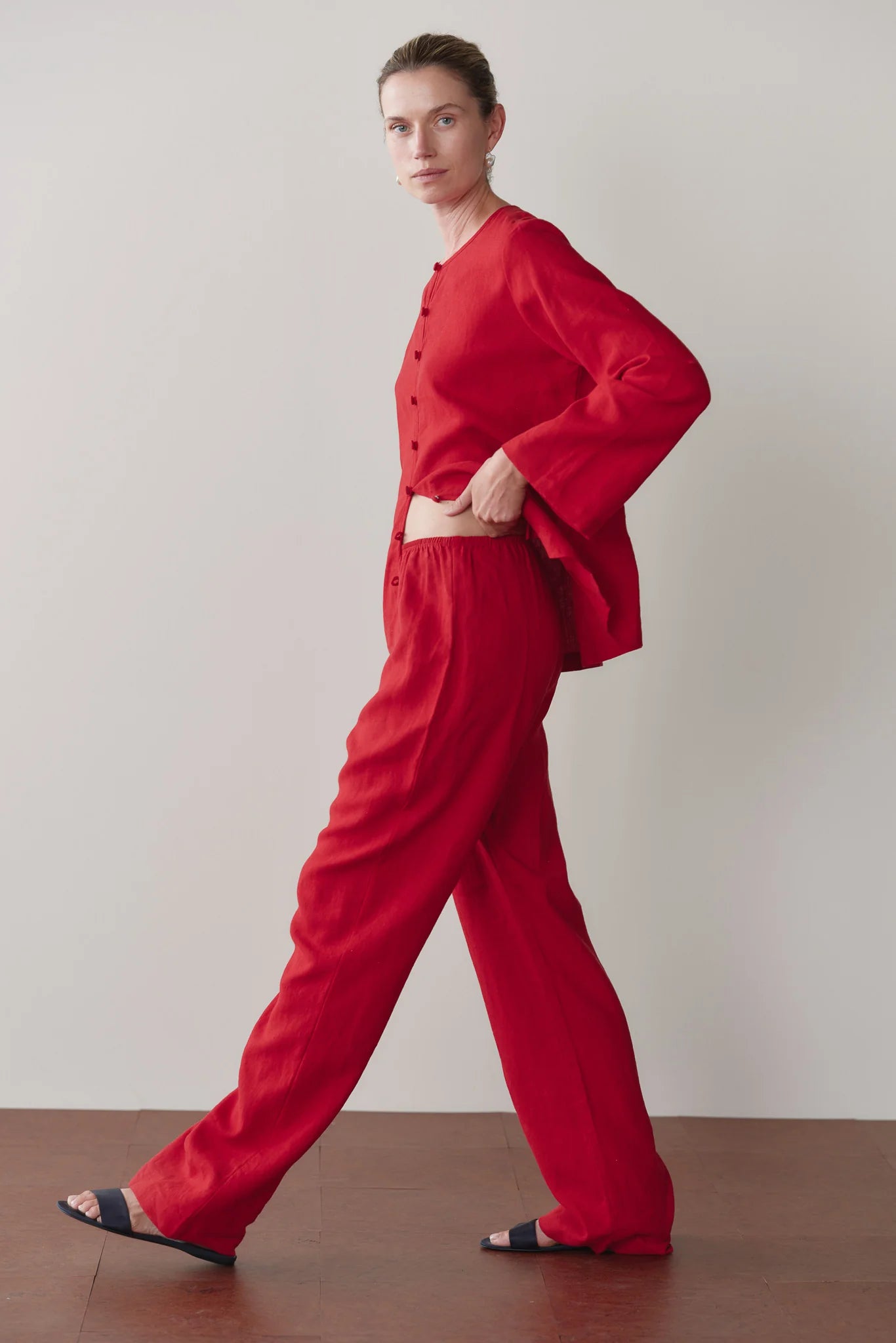 The Linen Simple Pant in Bell Pepper