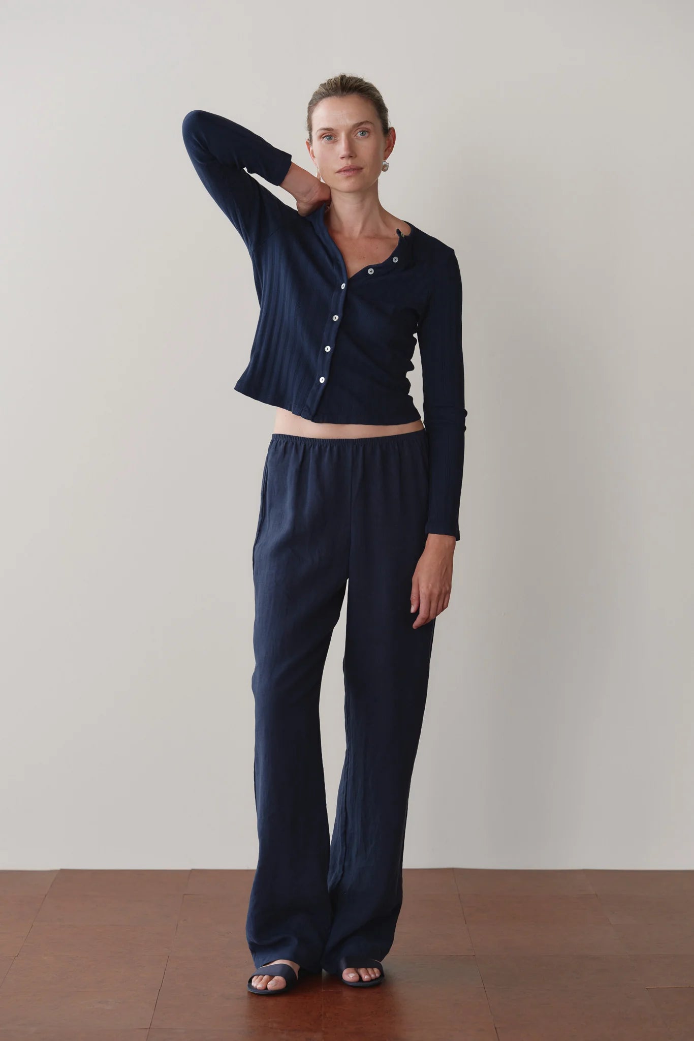 The Linen Simple Pant in Navy