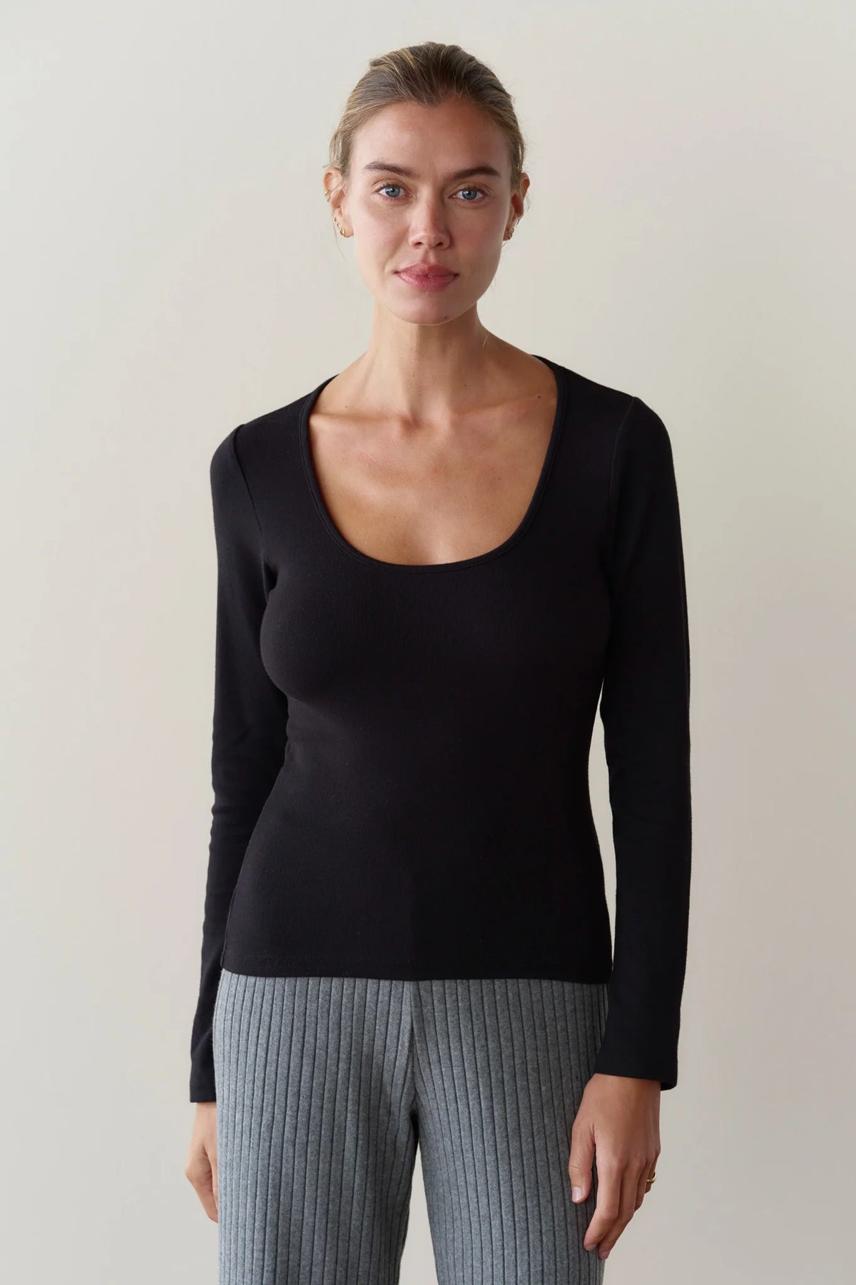 The Baby Rib Scoop Neck in Jet