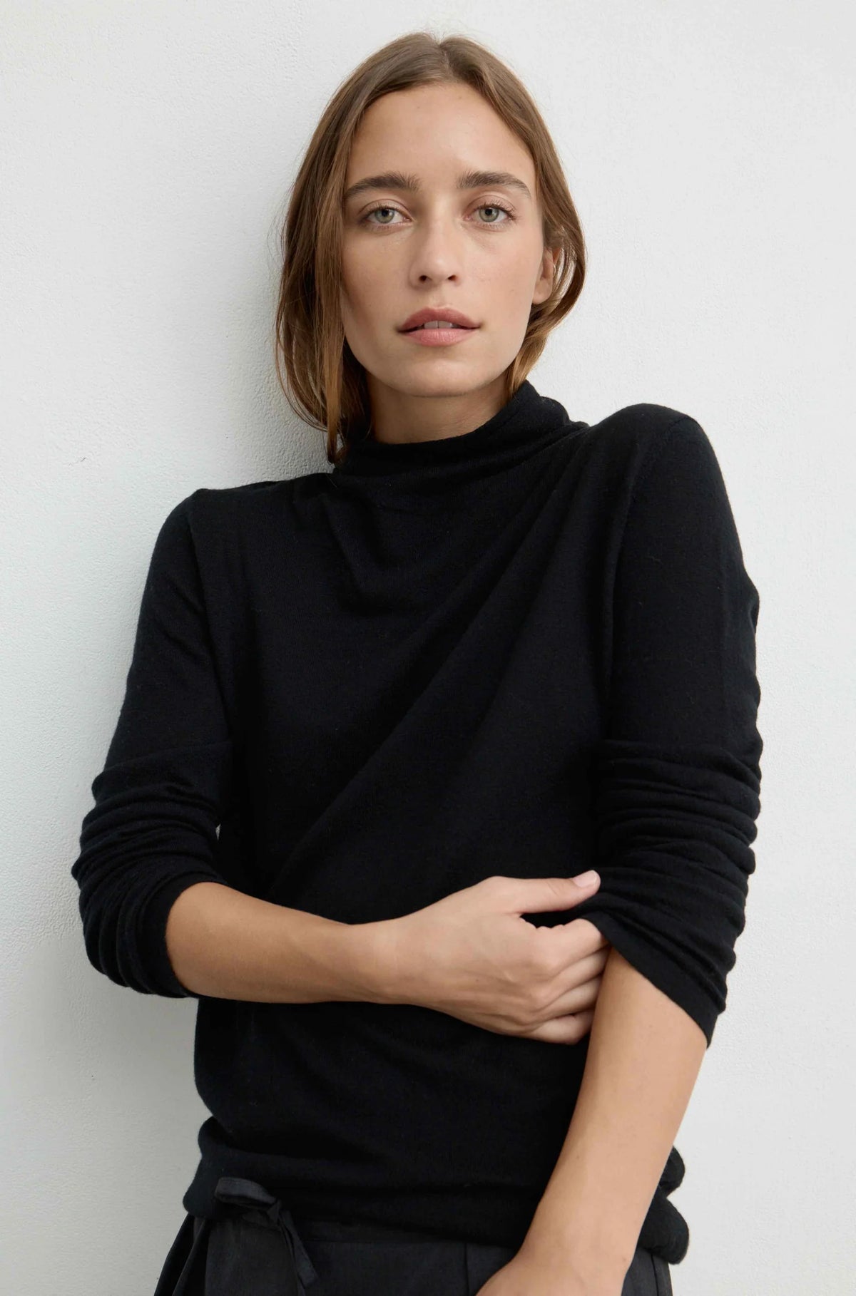Funnel Wool/Cash Turtleneck in Black