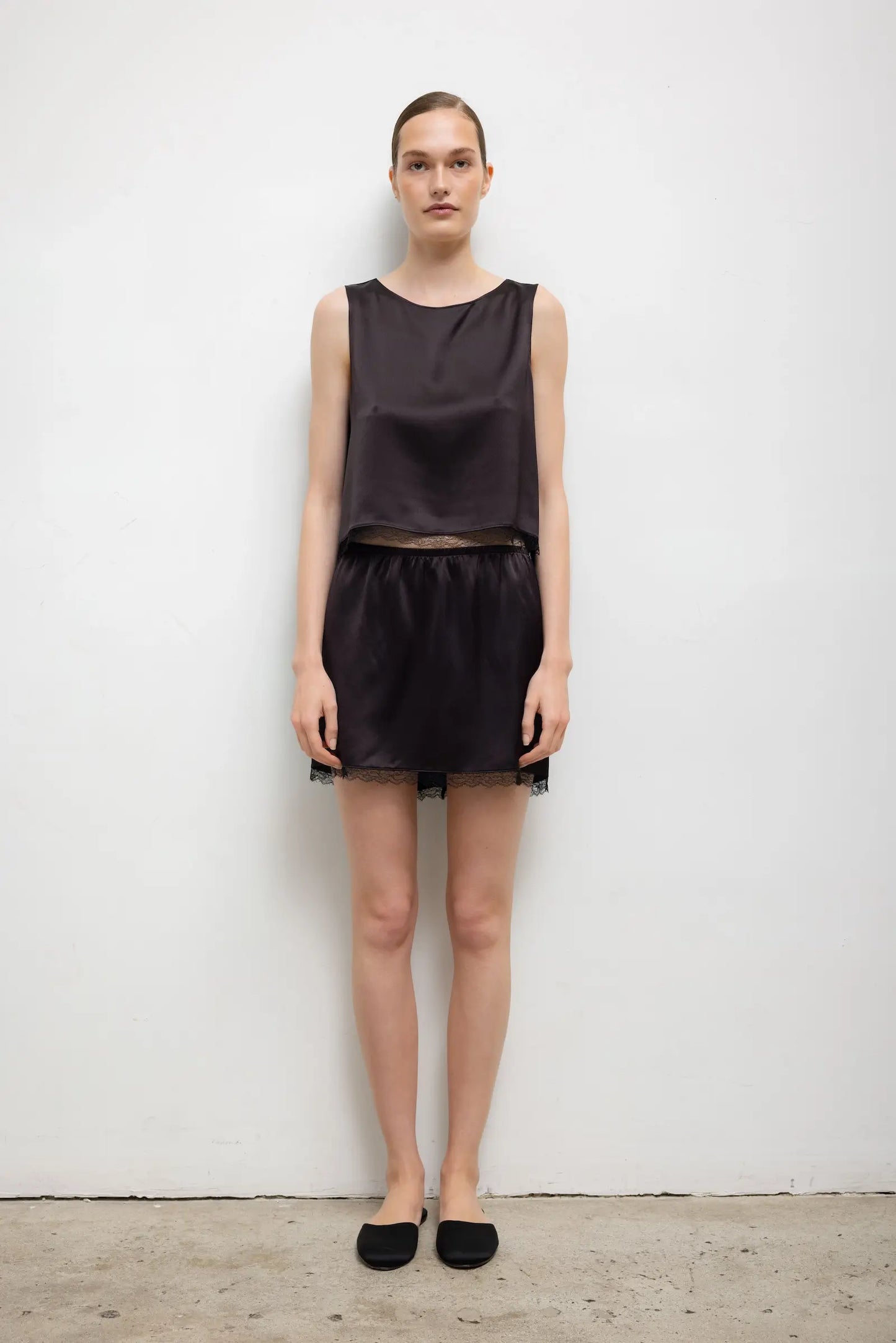 Barb Lace Crop Sleeveless Crew in Chocolate