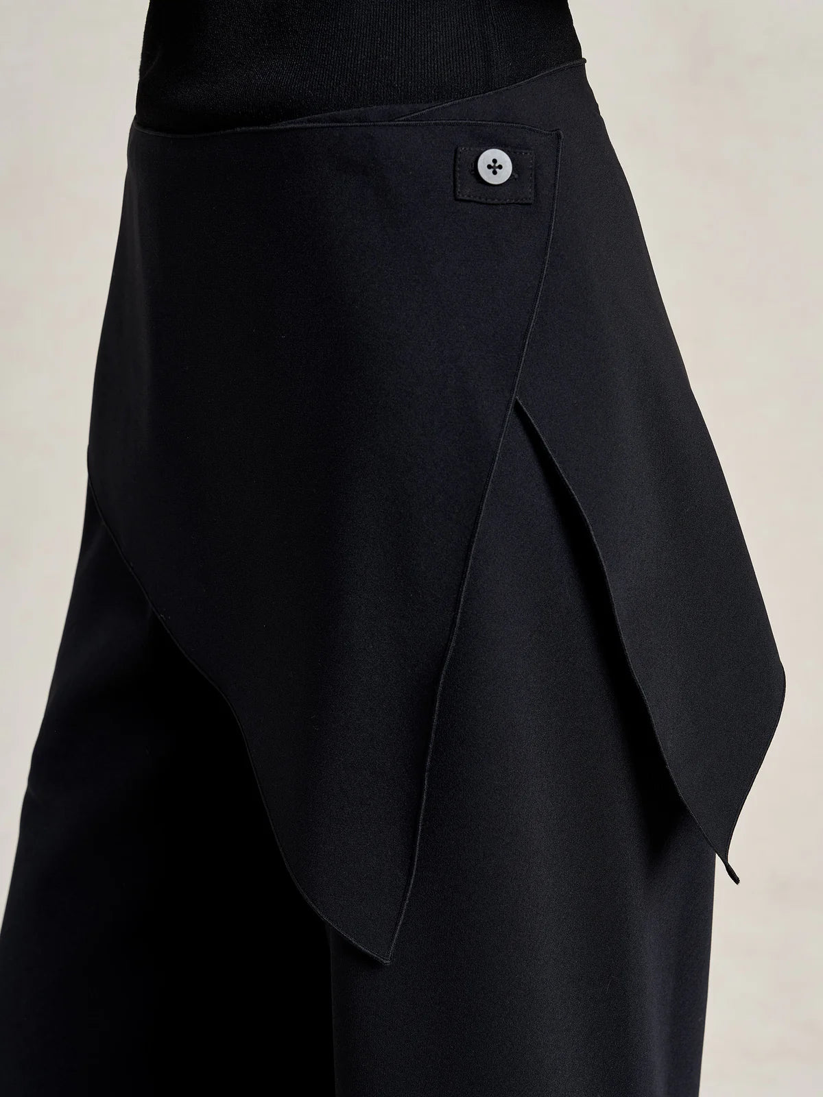 Wrap Colby Pant in Black