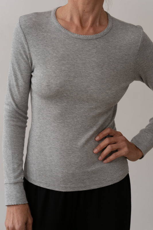 The Baby Rib Scallop Long Sleeve in Heather Grey