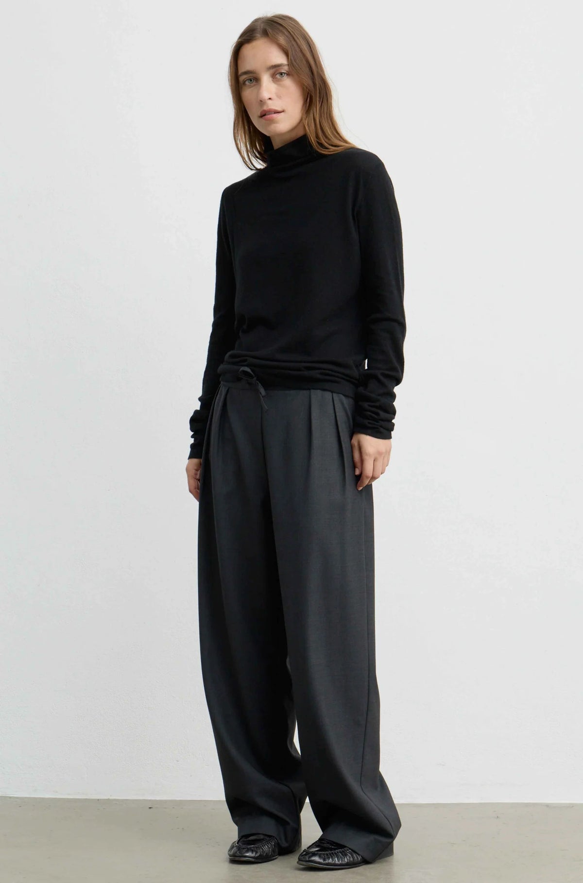Funnel Wool/Cash Turtleneck in Black