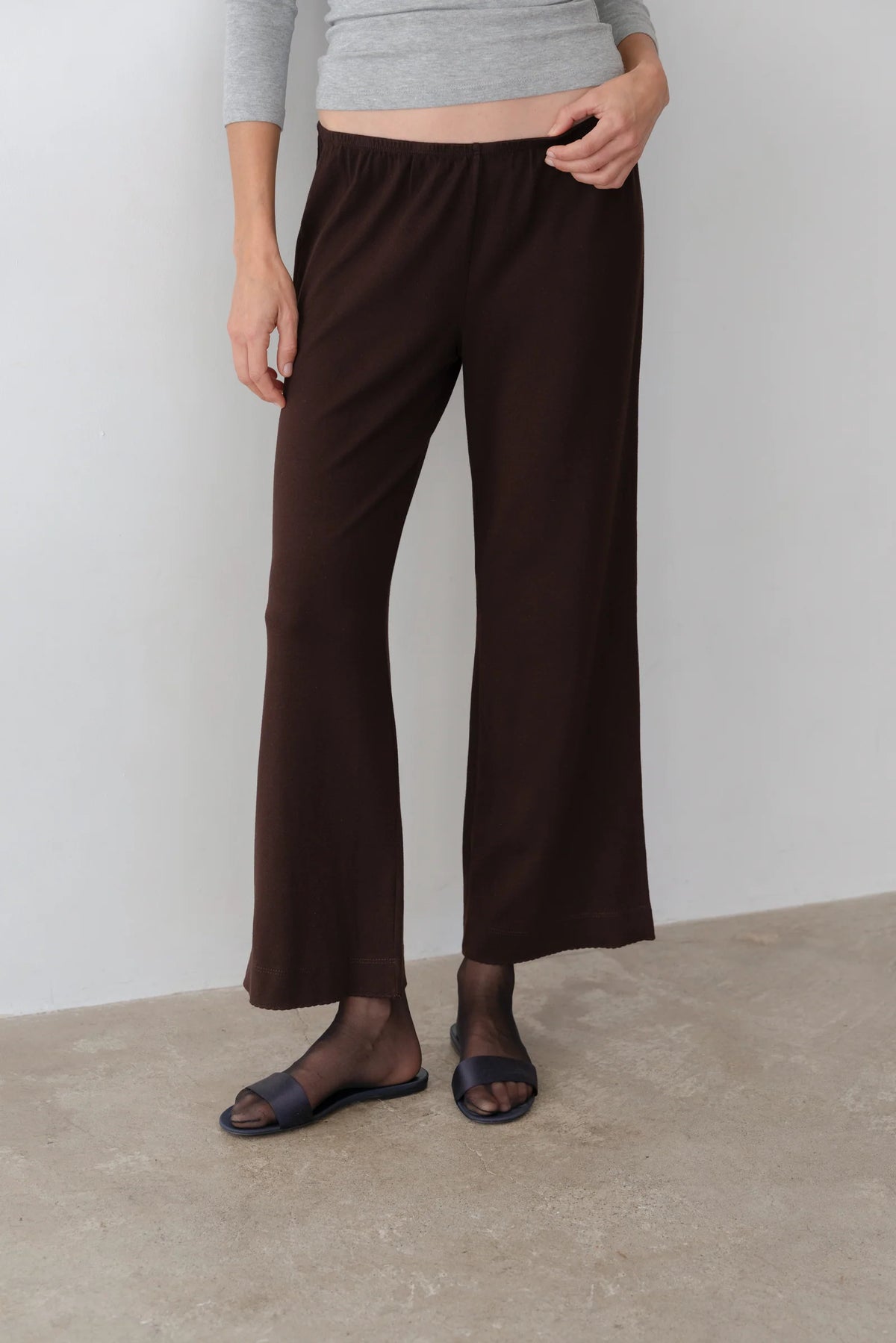Baby Rib Scallop Pant in Espresso