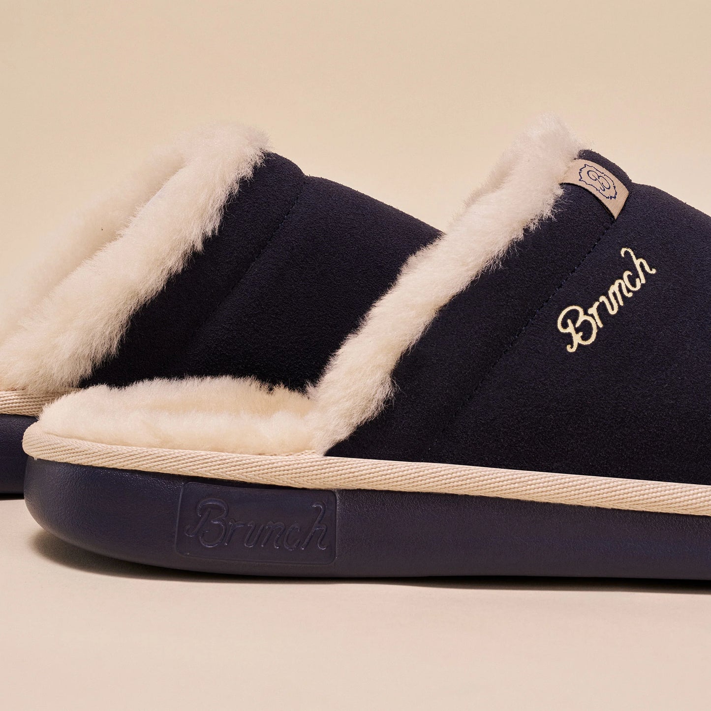 Essential Suede Sheraling in Navy