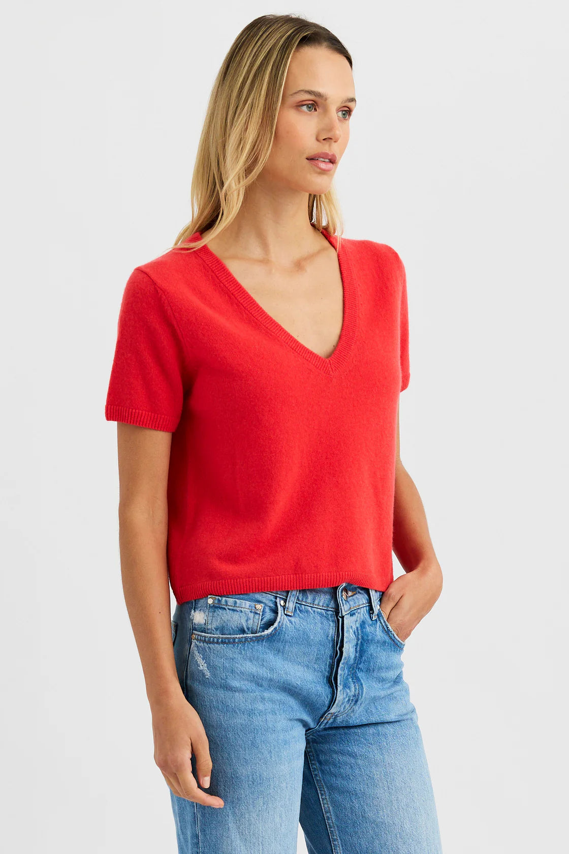 Cashmere V-Neck Tee in Dragonfruit