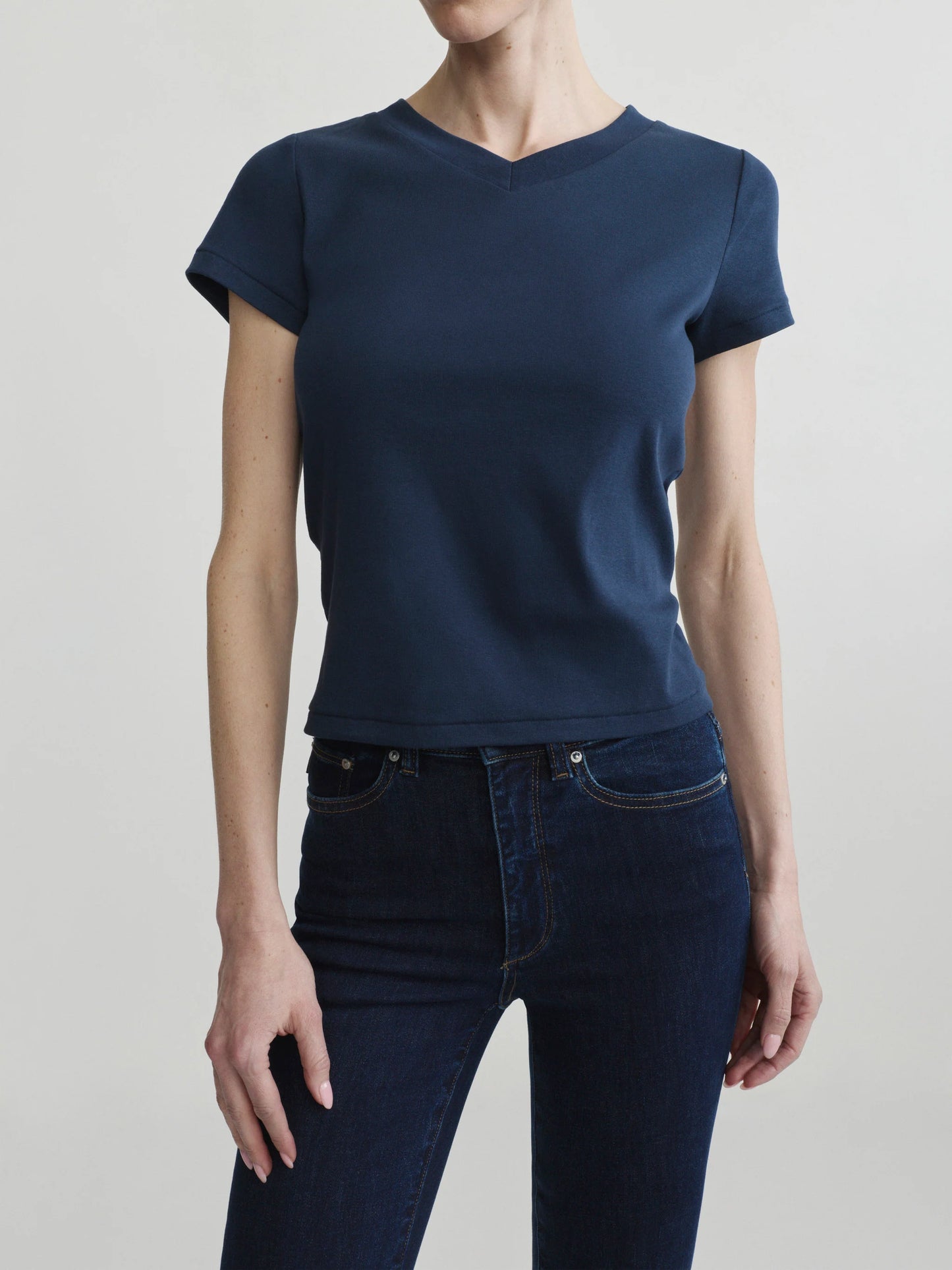 Shrunken V-Neck Tee in Navy