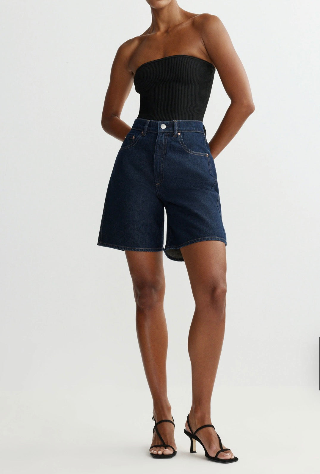 Taylor Relaxed Short High Rise 7' in Night Out