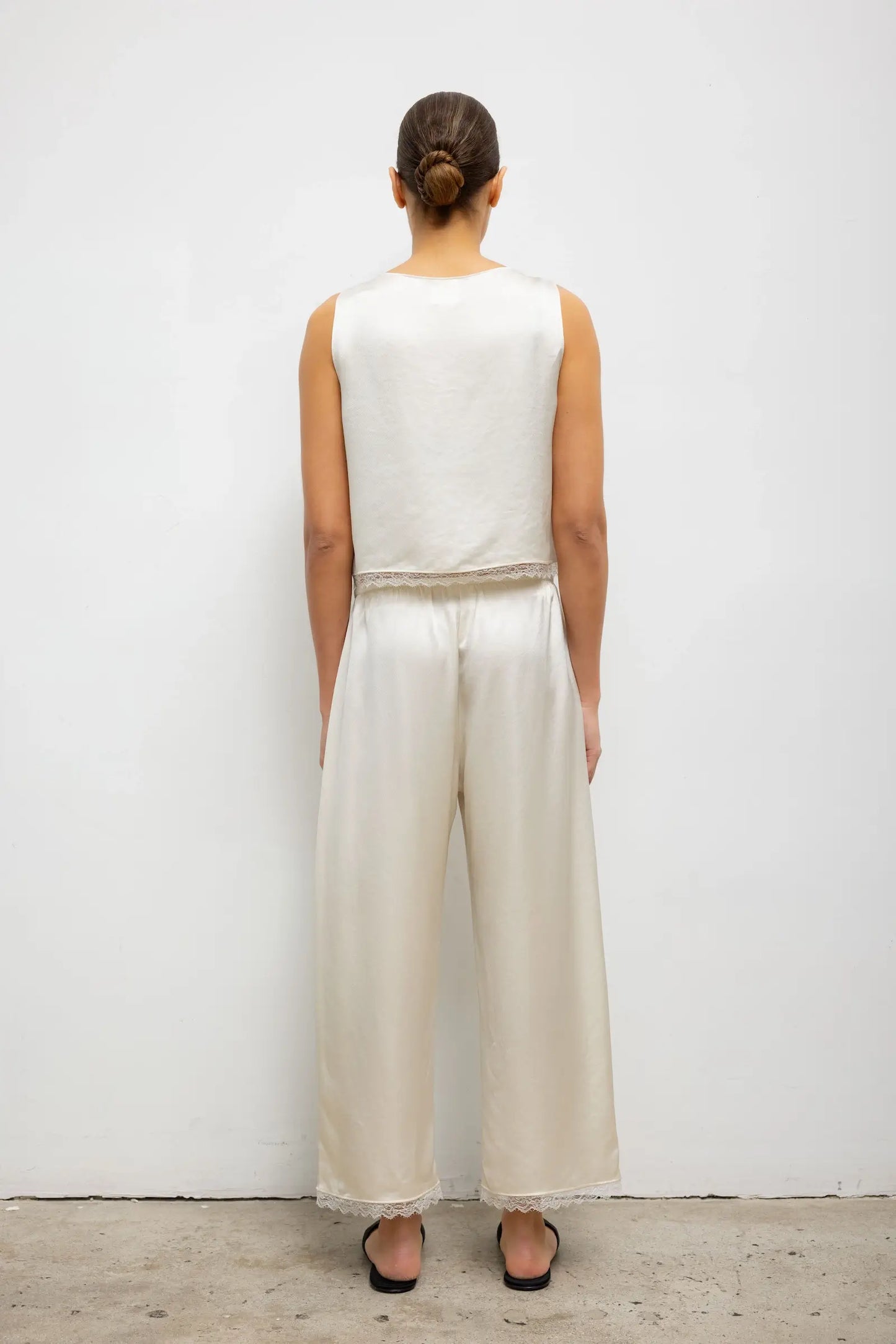 Barb Lace Crop Pant in Creme