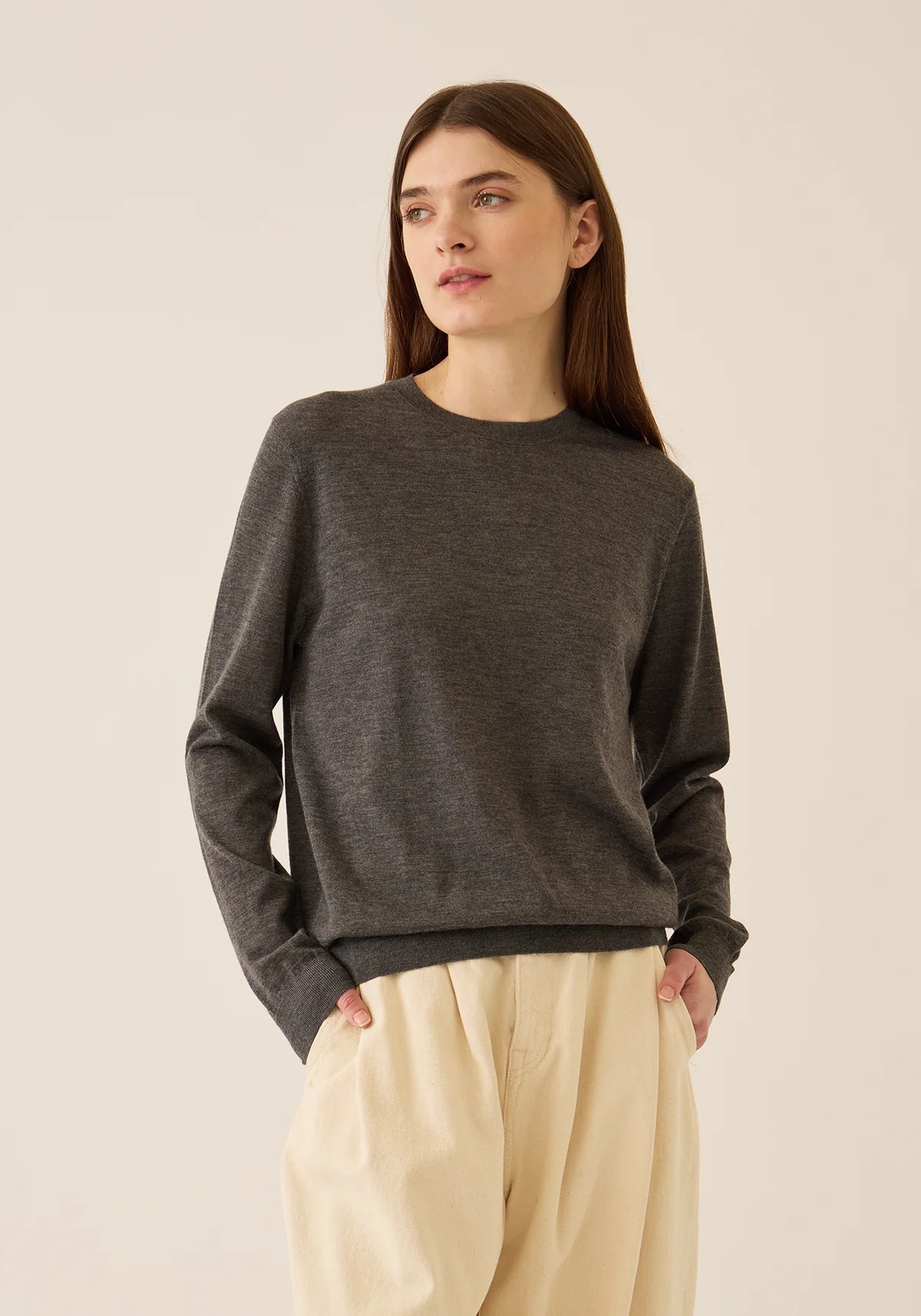 Chisha Superfine Cashmere Sweater in Charcoal Heather