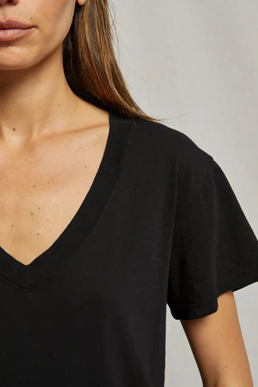 Hendrix Cotton Short Sleeve Boxy V Neck Tee in True Black