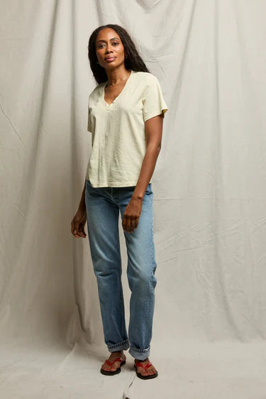 Hendrix Cotton Short Sleeve Boxy V Neck Tee in Custard