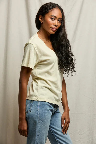 Hendrix Cotton Short Sleeve Boxy V Neck Tee in Custard