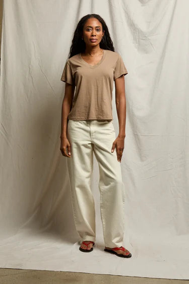 Hendrix Cotton Short Sleeve Boxy V Neck Tee in Mocha