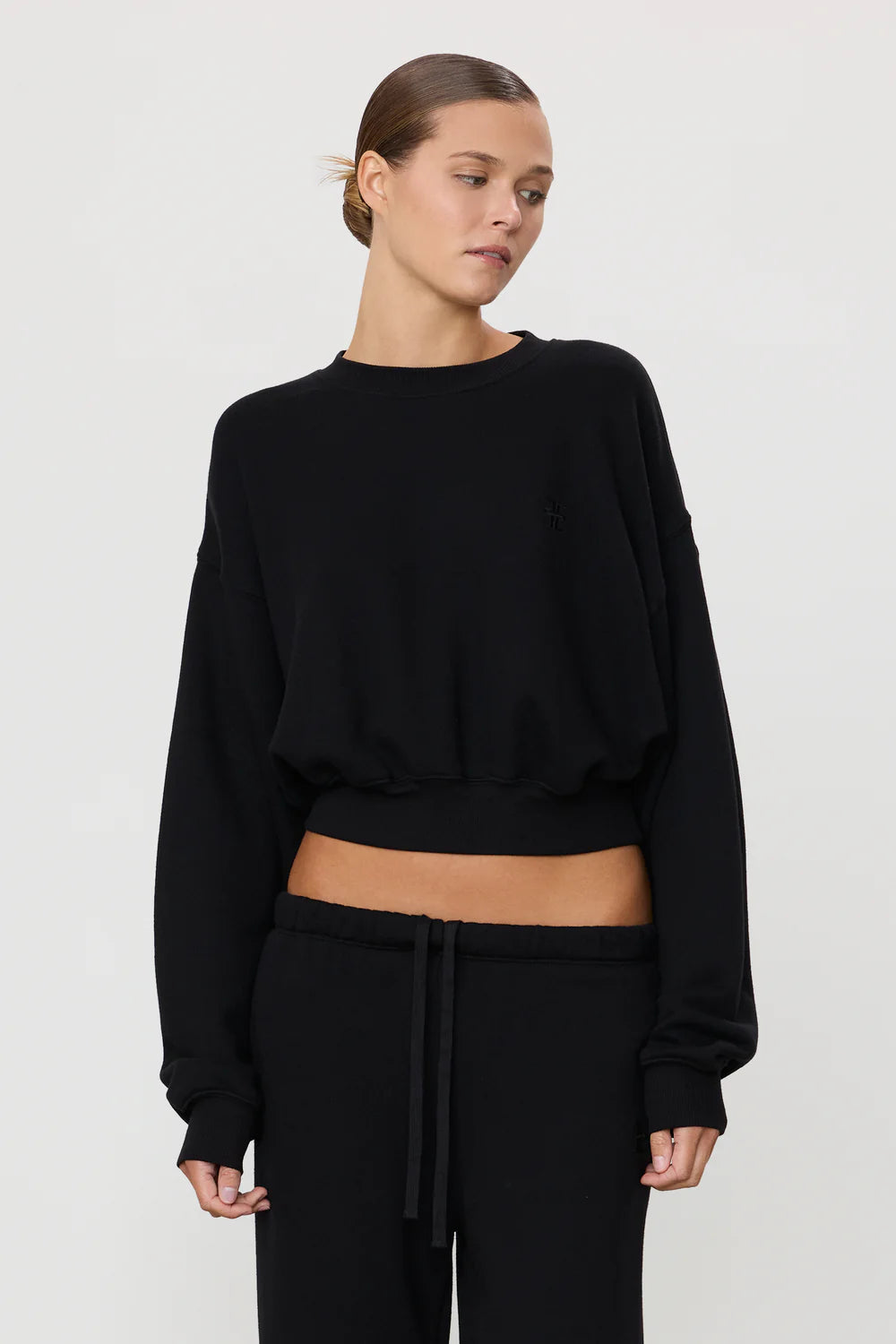 Cropped Crewneck Sweatshirt in Black