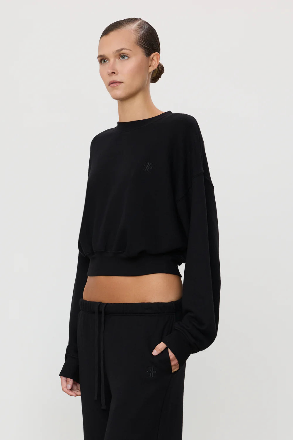 Cropped Crewneck Sweatshirt in Black