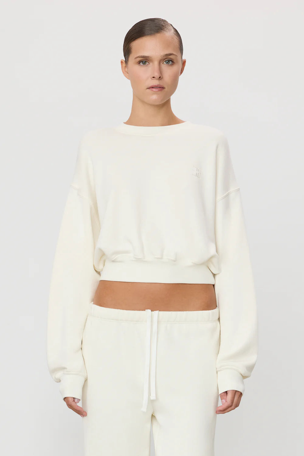 Cropped Crewneck Sweatshirt in Cream