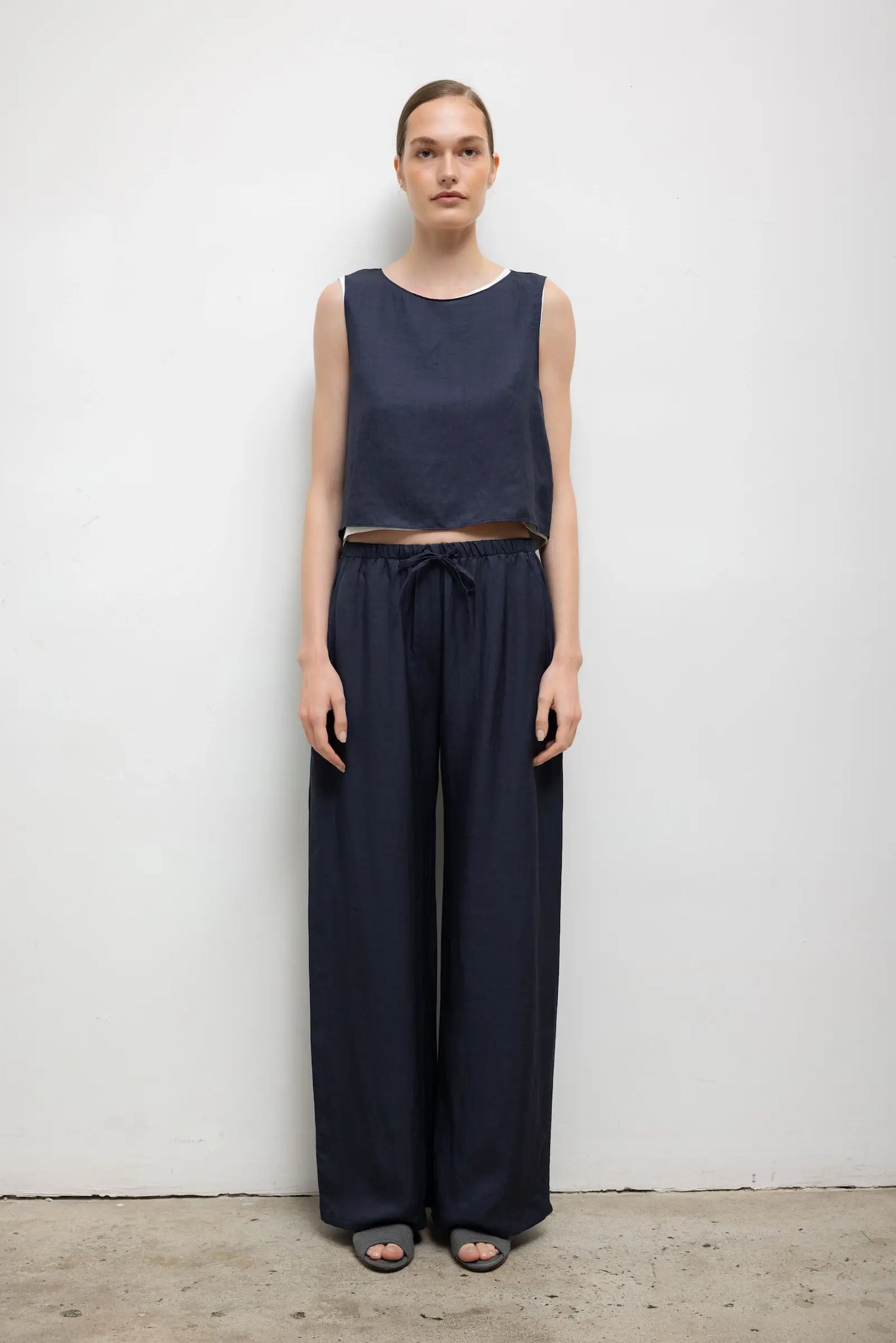 DANIEL DRAWSTRING POCKET PANT in Midnight