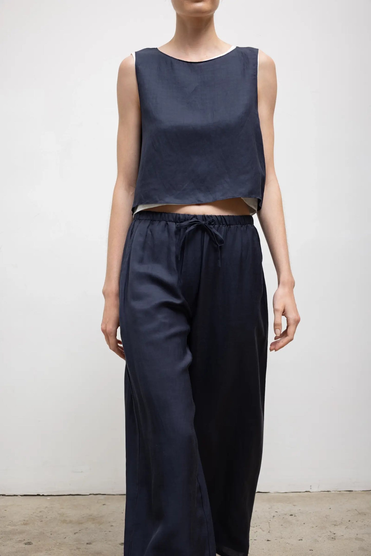 DANIEL DRAWSTRING POCKET PANT in Midnight